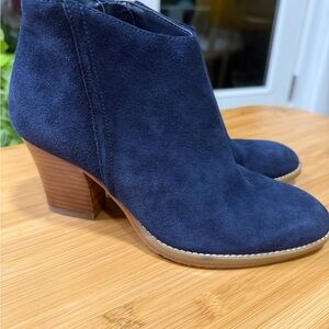 Susina Dark Blue Navy Suede Ankle Booties Western